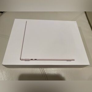 Apple Laptop in White